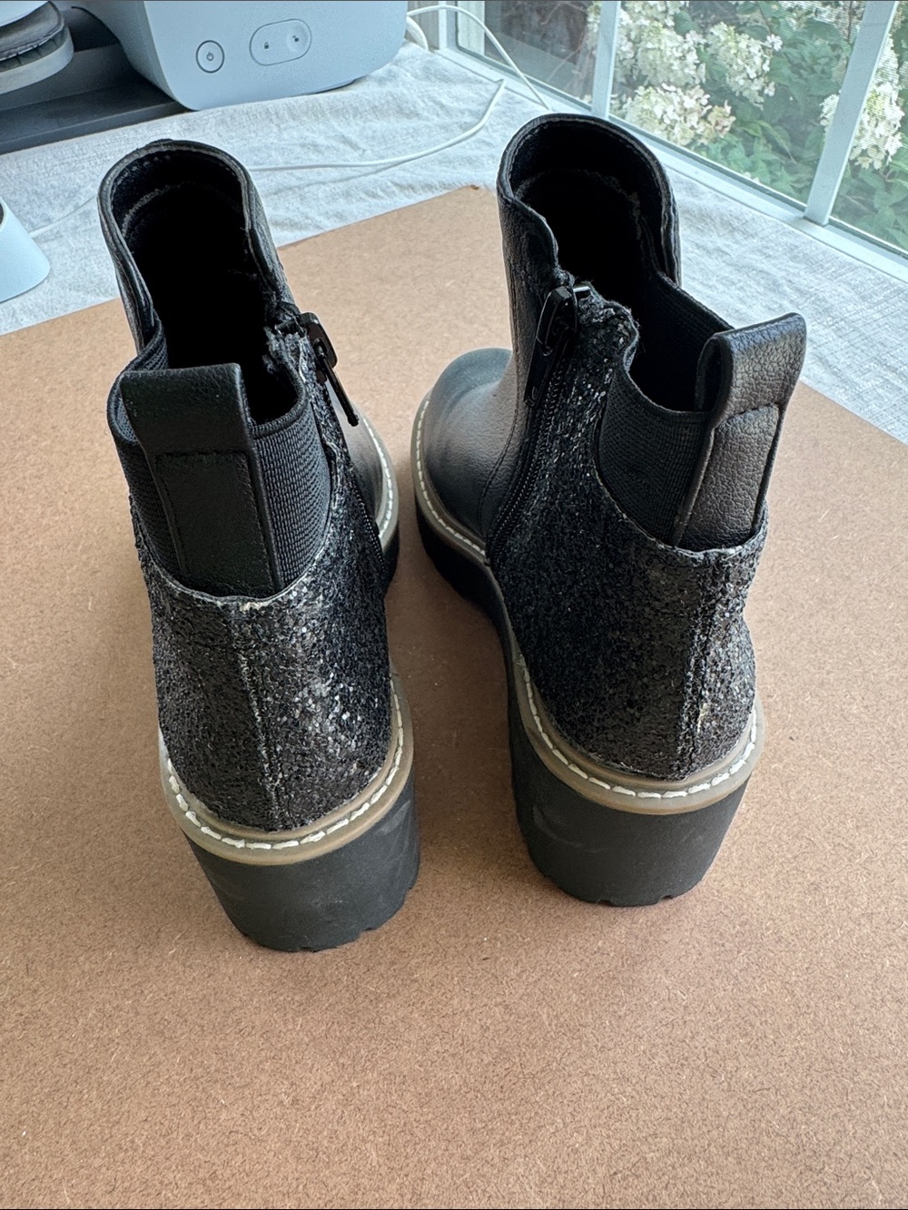 DV by Dolce Vita kids’ Faboo Bootie 2M Little Kid - Black Shiny